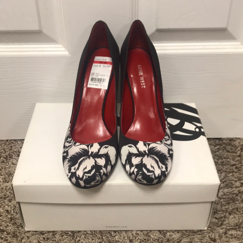 Black and White Floral Pumps